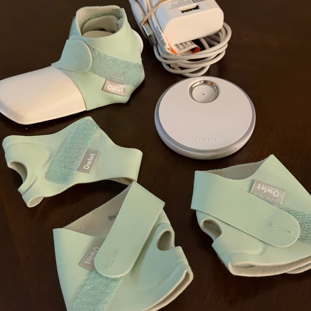 Owlet Mint Green Baby Sock Monitor Set